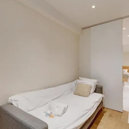 296 Ponceau - Superb In Apartment *