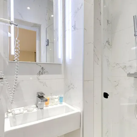 296 Ponceau - Superb In Apartment *