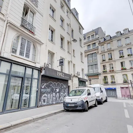 296 Ponceau - Superb In Apartment